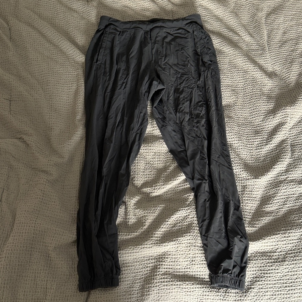 Men's dark gray Lulu lemon joggers